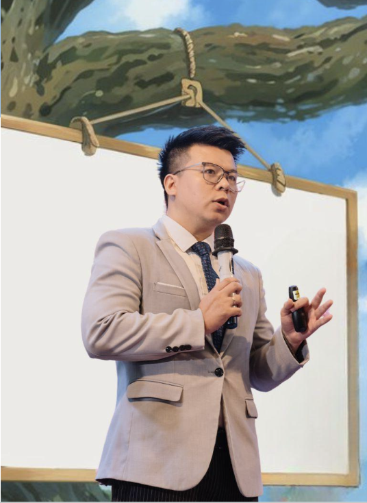 Nguyễn Minh Cường, M.A., speaking during an ALOBASE programme